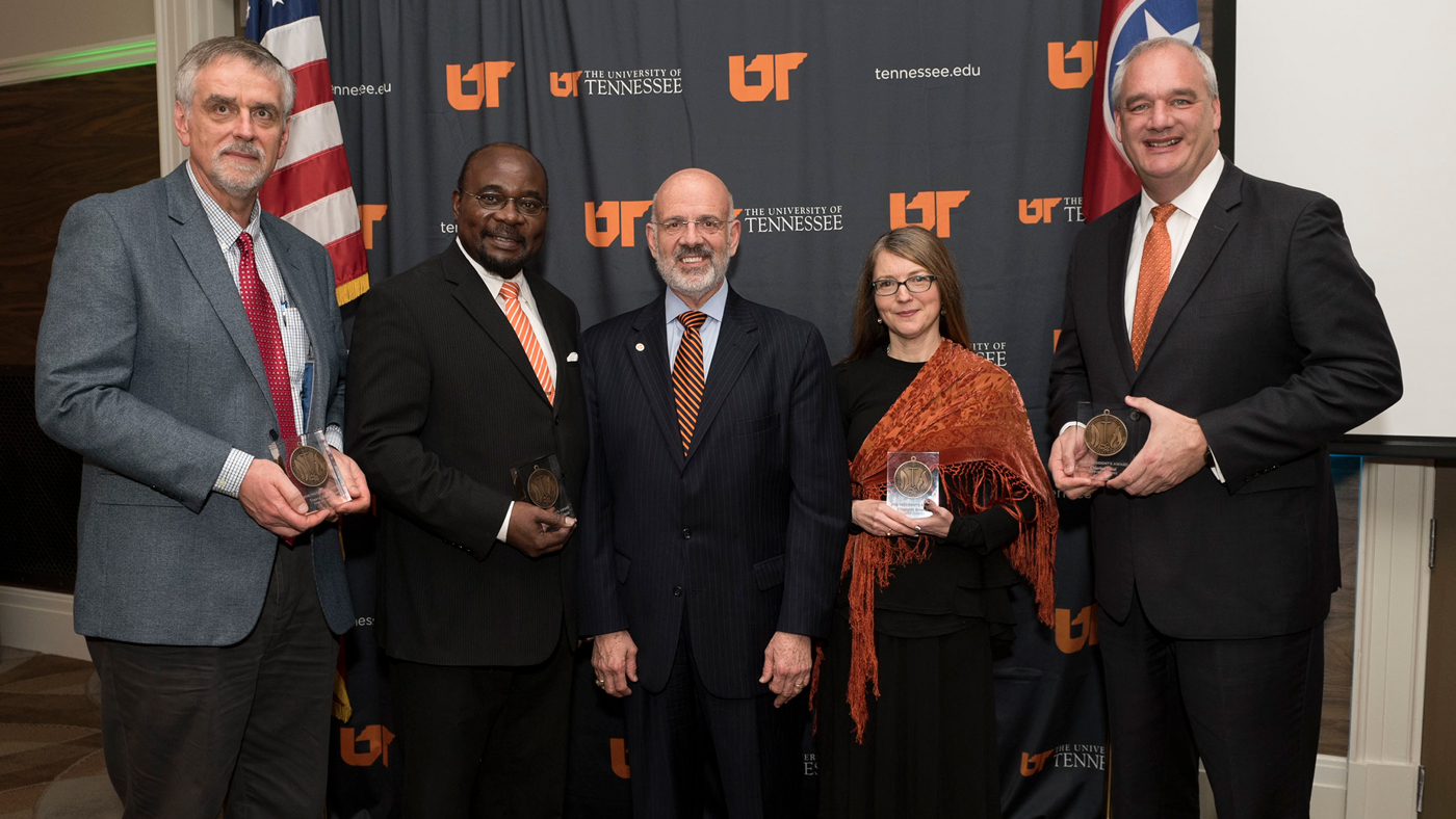 4 award winners with President Joe DiPietro
