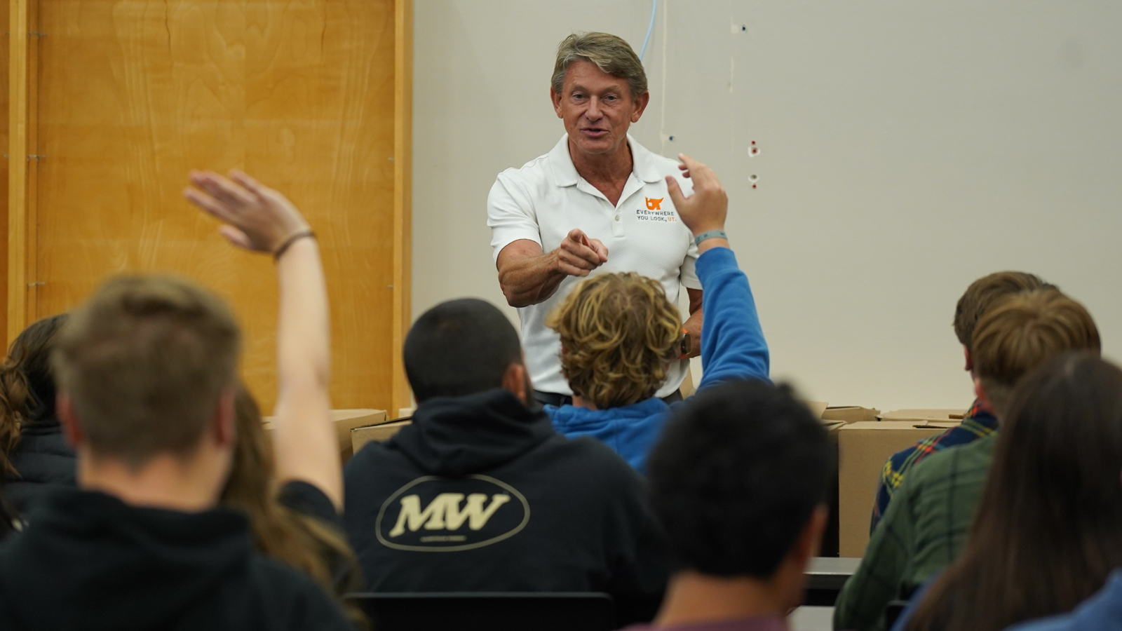 Randy Body speaking to students during the Find Your UT Tour